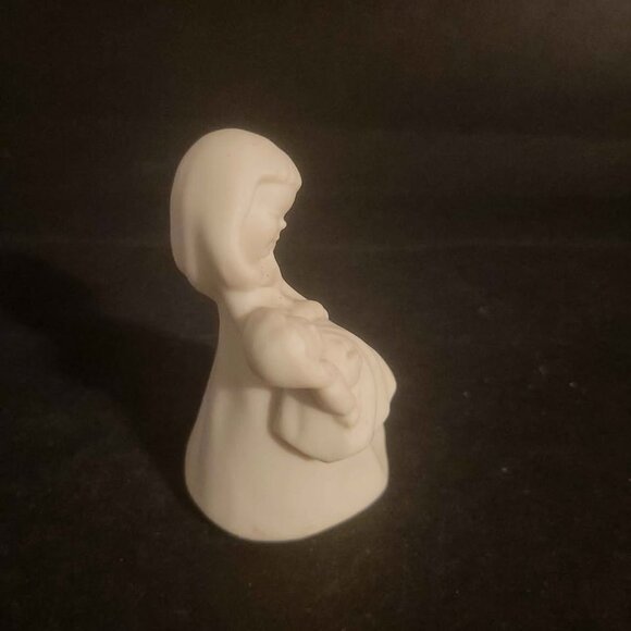 Vintage "Sleepy Girl with Doll" Figurine Signed and Dated - Picture 4 of 8
